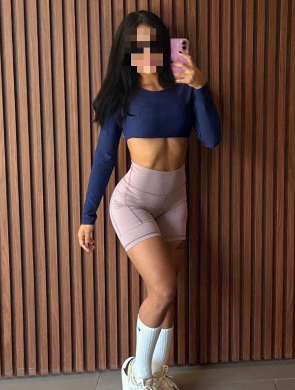 Chica busca chico en Ibiza: 