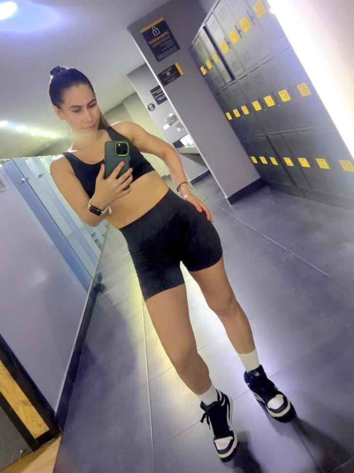 Chica busca chico en Alicante: Chica busca chico