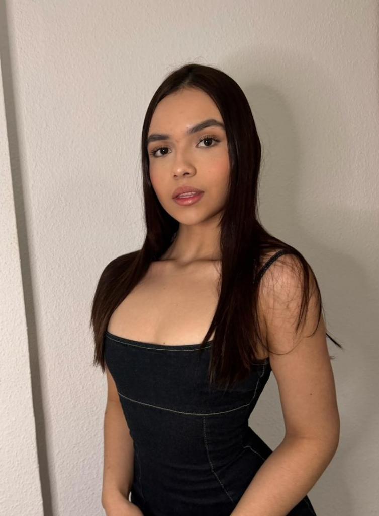 613945249: Chica busca chico en Cádiz