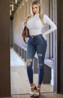 631109485: Chica busca chico en Navarra