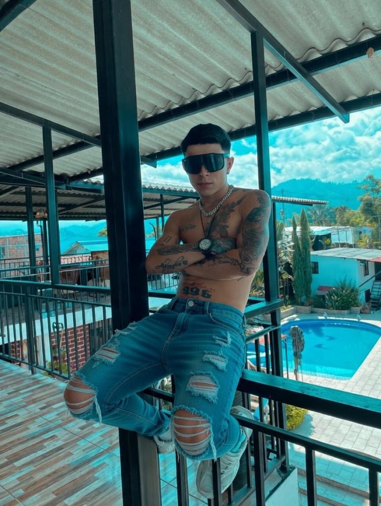 Chico busca chica en Tarragona: 