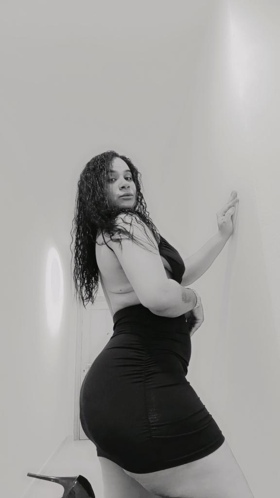 643139434: Chica busca chico en La Coruña