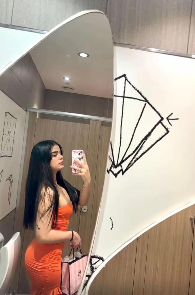 Chica busca chico en Almería: 