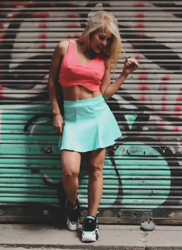 670032063: Chica busca chico en Barcelona