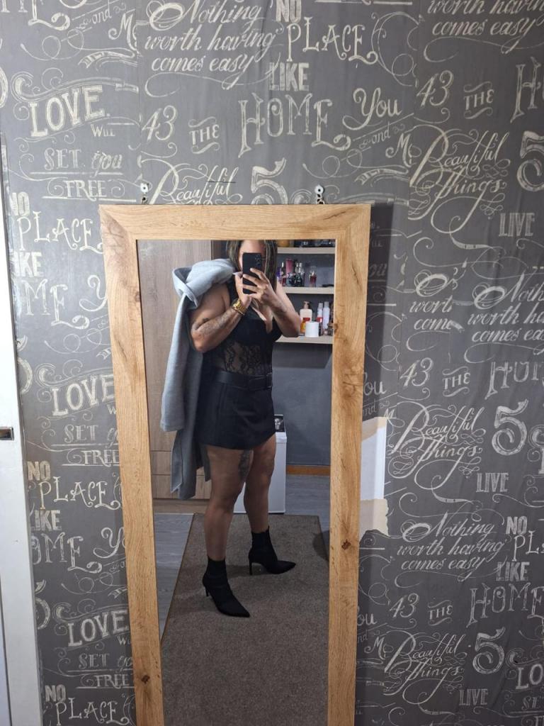 Chica busca chico en Sevilla: 