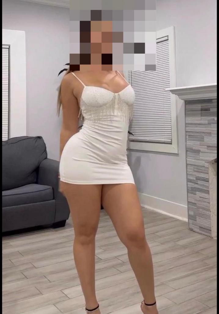 Chica busca chico en Ibiza: 