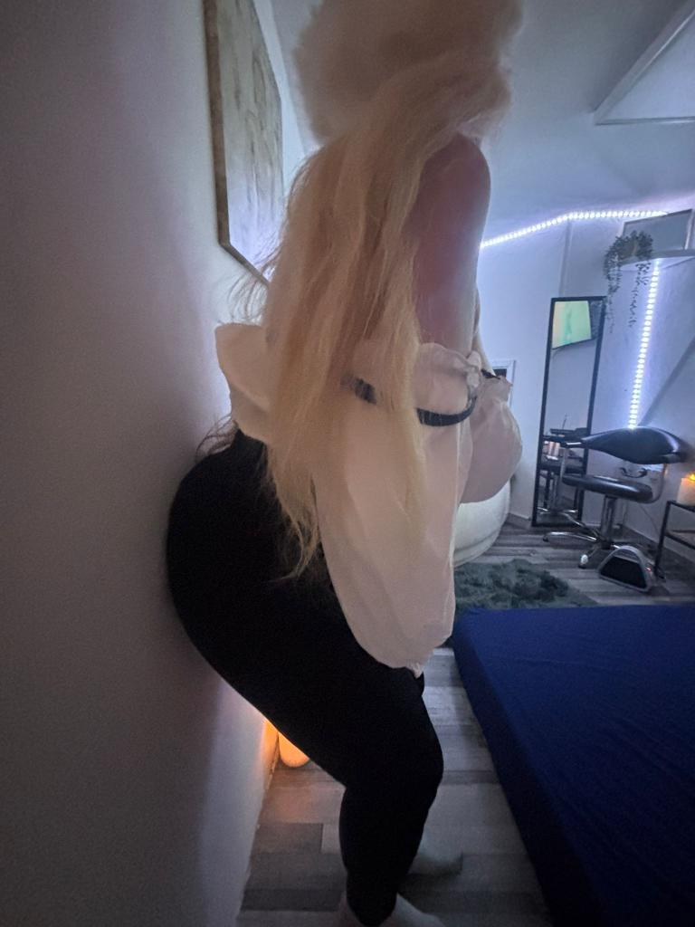 604270449: Chica busca chico en Madrid