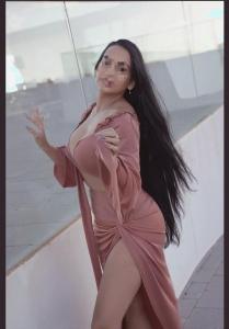 610946914: Chica busca chico en Madrid