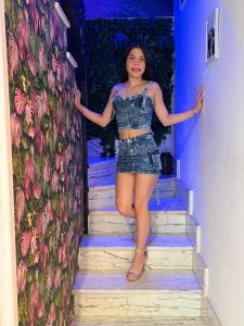 647315397: Chica busca chico en Madrid