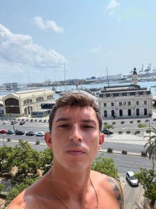 657792755: Chico busca chica en Madrid