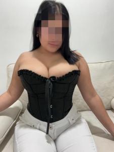 617046533: Chica busca chico en Barcelona