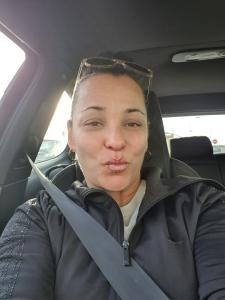 614697058: Chica busca chico en Valencia