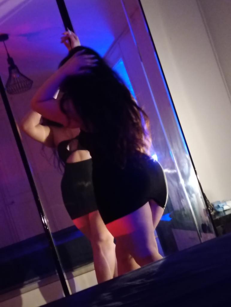 674680421: Chica busca chico en Tarragona