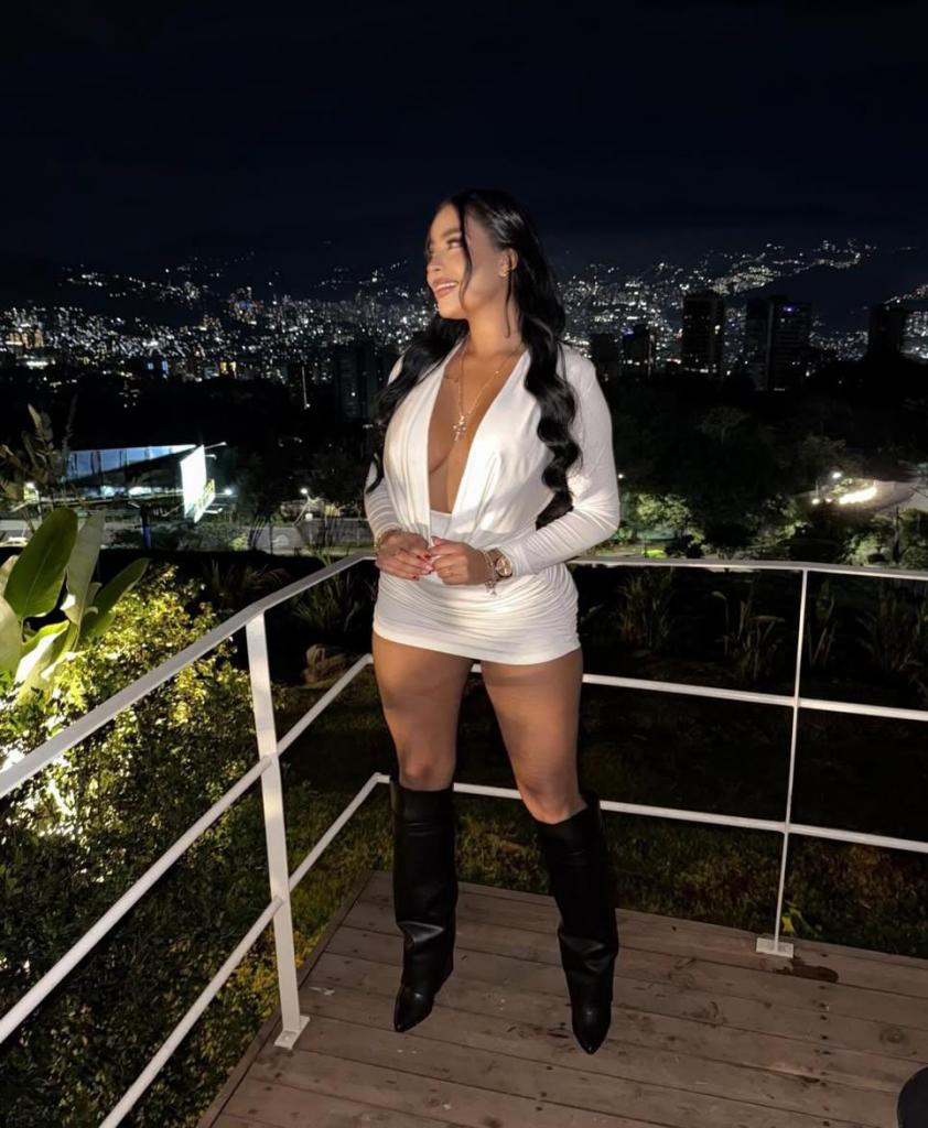 641186985: Chica busca chico en Barcelona