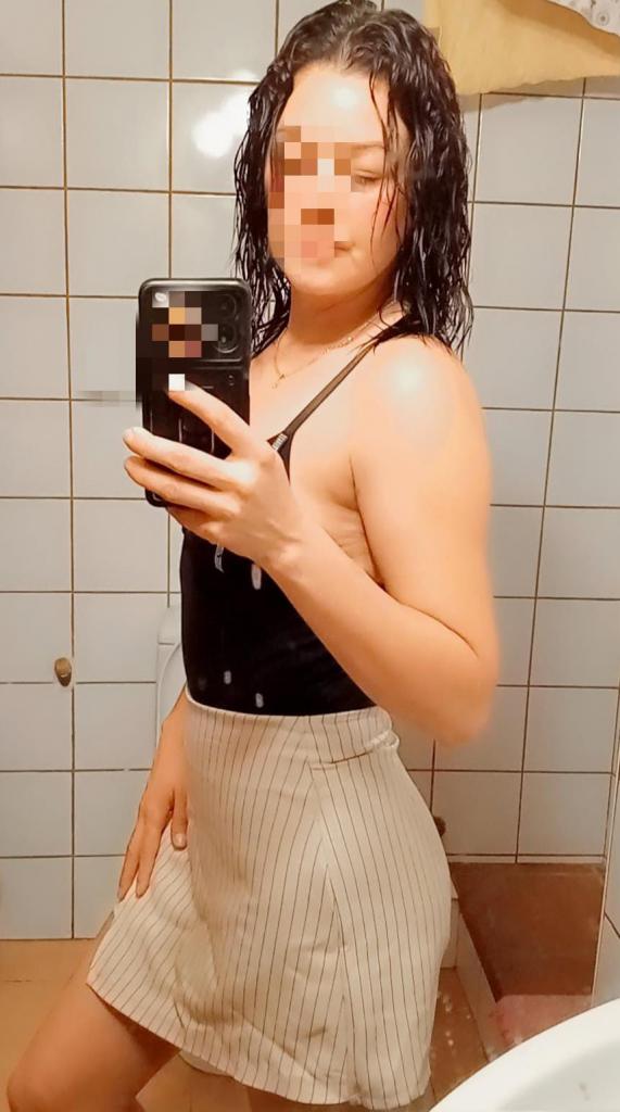 661189458: Chica busca chico en Lérida