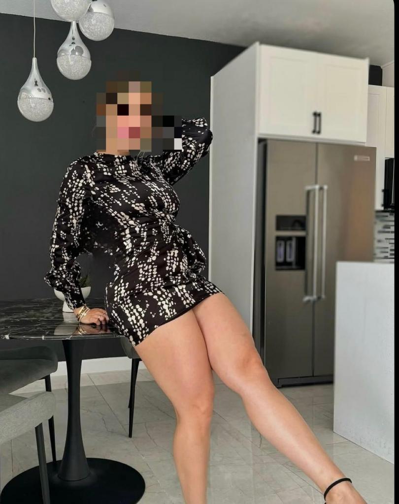 Chica busca chico en Ibiza: 