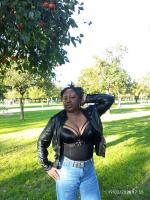 641010831: Chica busca chico en Sevilla