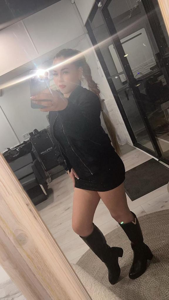 600779082: Chica busca chico en Sevilla