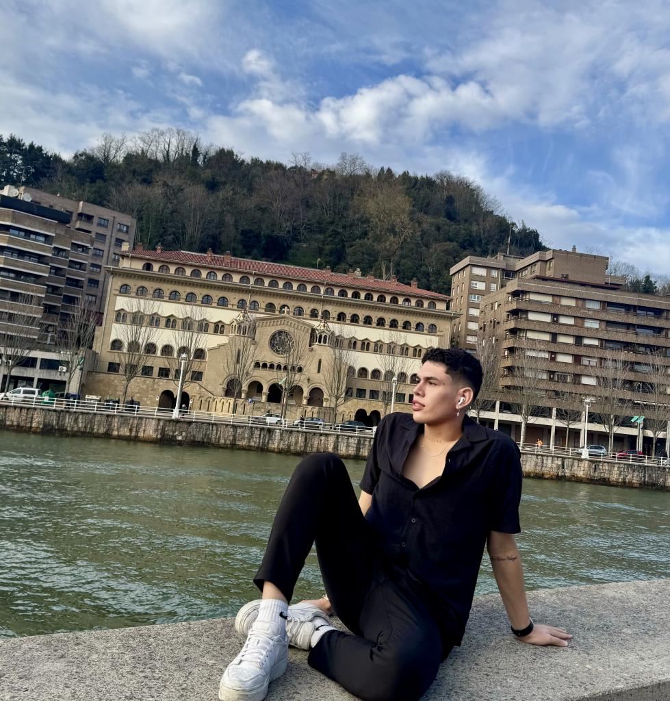 Chico busca chica en Ibiza: 