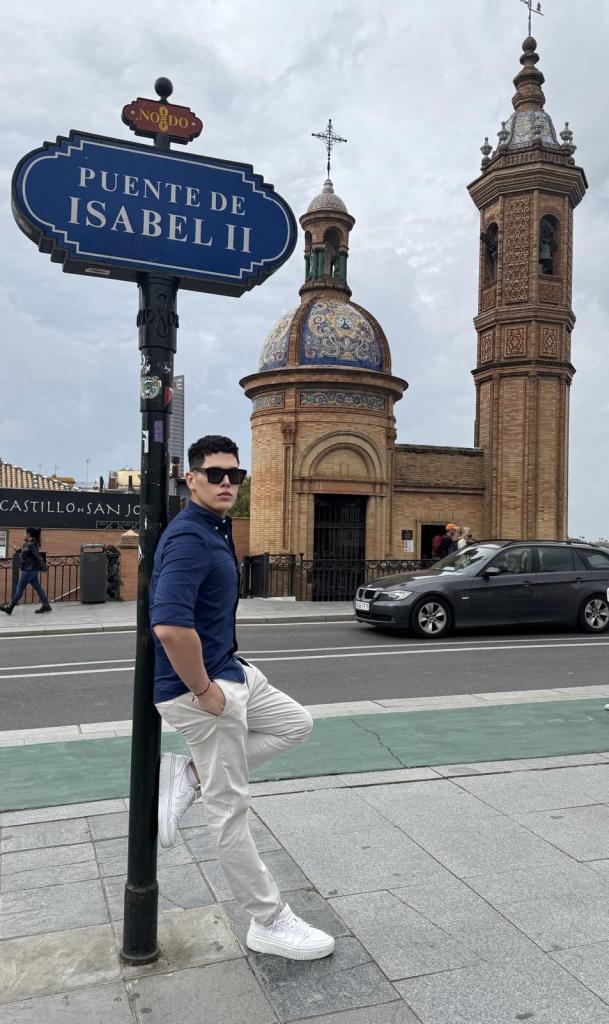 662902820: Chico busca chica en Ibiza