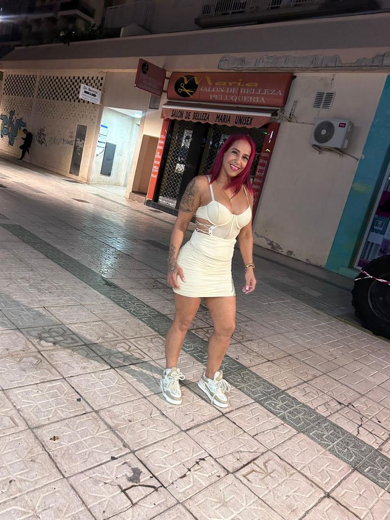 607297203: Chica busca chico en Málaga