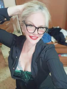 613898263: Chica busca chico en Valencia