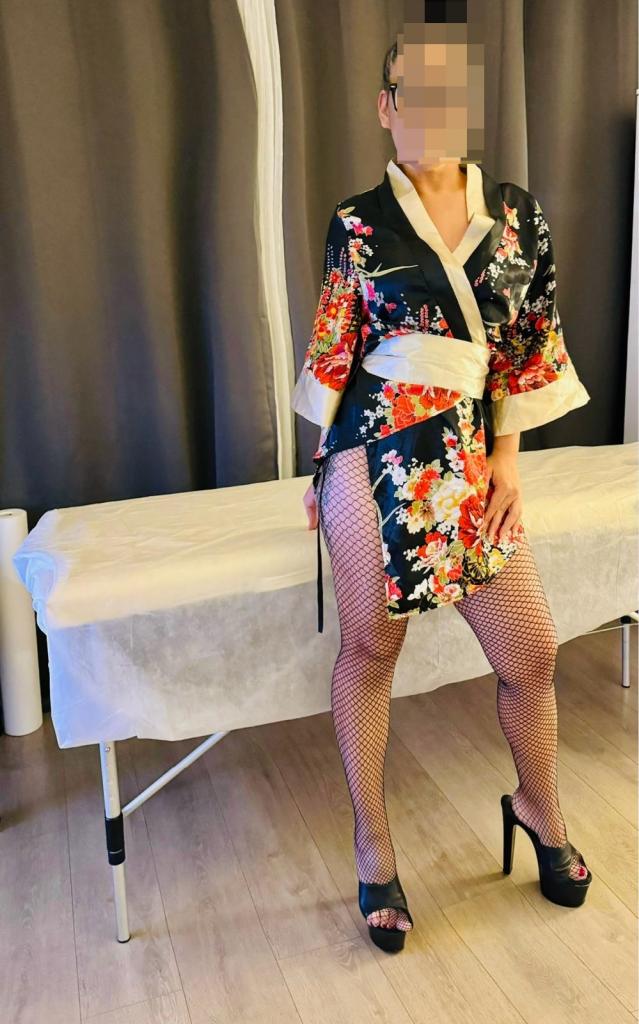 697207715: Chica busca chico en Valencia