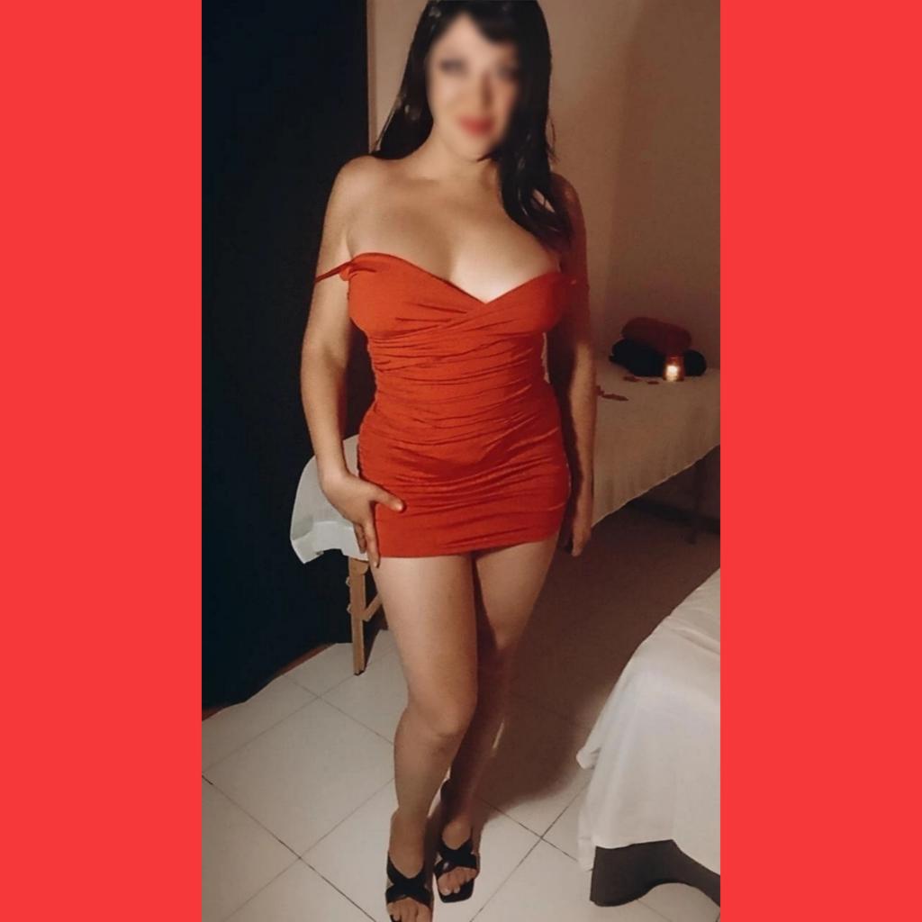 674795911: Chica busca chico en Barcelona