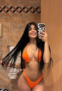 657339213: Chica busca chico en Ibiza