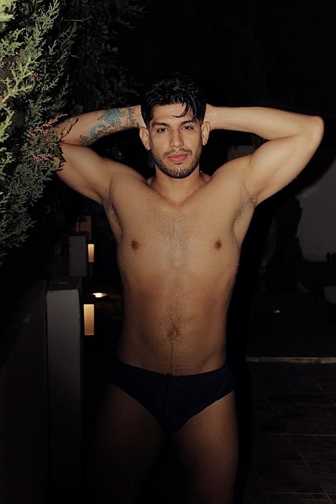 Chico busca chica en Sevilla: 