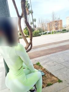 664566643: Chica busca chico en Sevilla