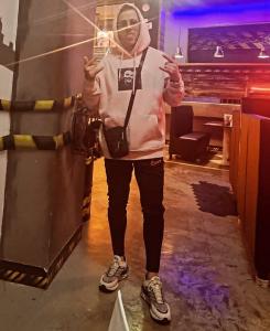 647291150: Chico busca chica en Madrid