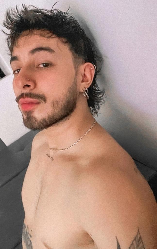 672044911: Chico busca chica en Navarra