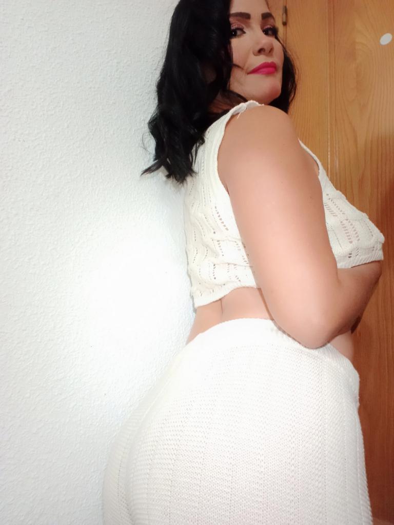 Chica busca chico en Cádiz: 