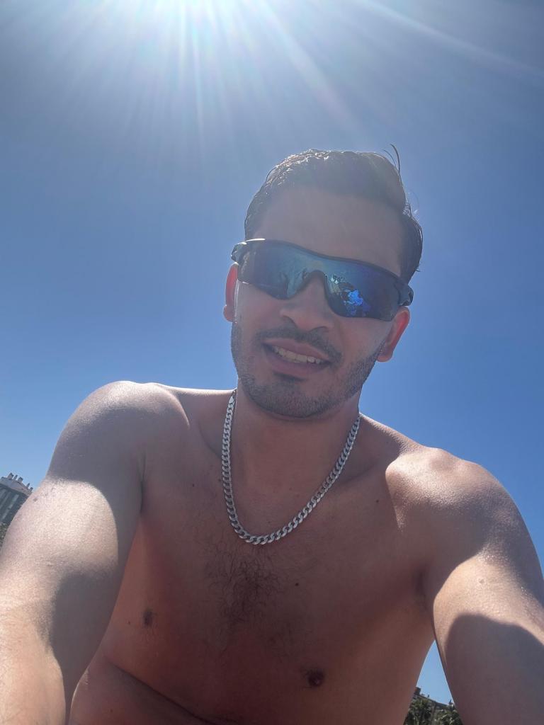 613216388: Chico busca chica en Málaga