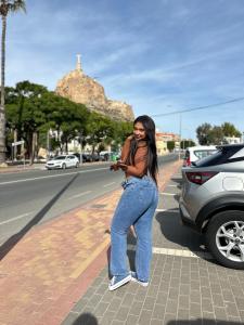 672888639: Chica busca chico en Almería