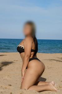 697537036: Chica busca chico en Madrid