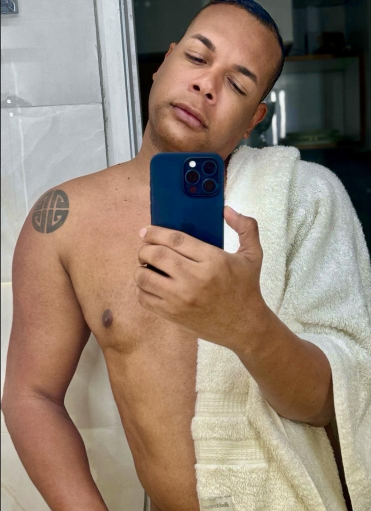 Chico busca chica en Sevilla: 