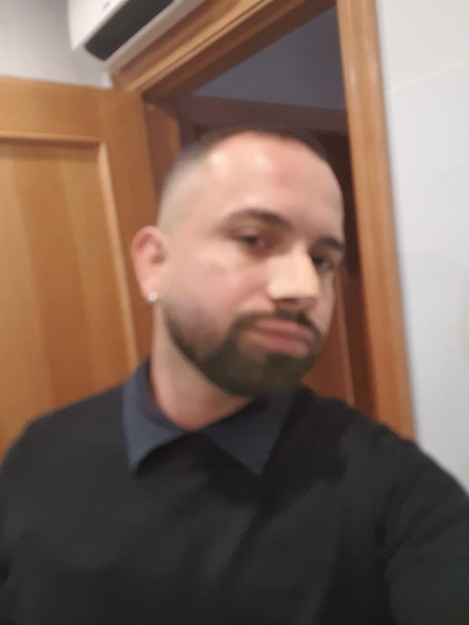 Chico busca chica en Alicante: 