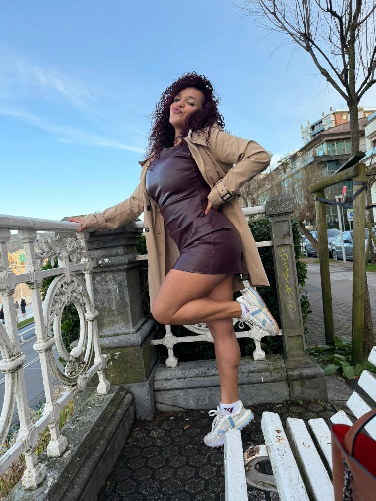 692935208: Chica busca chico en Guipúzcoa