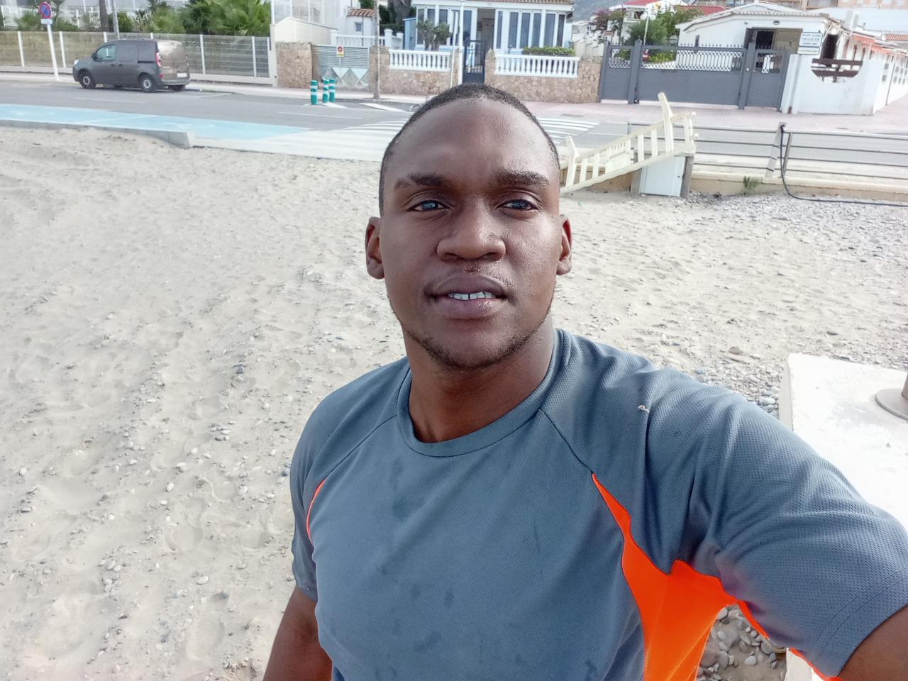 Chico busca chica en Valencia: 