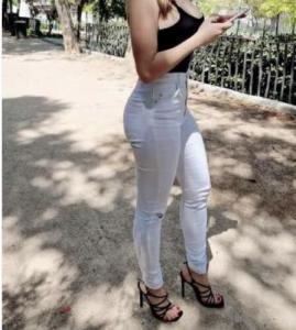 632886572: Chica busca chico en La Coruña