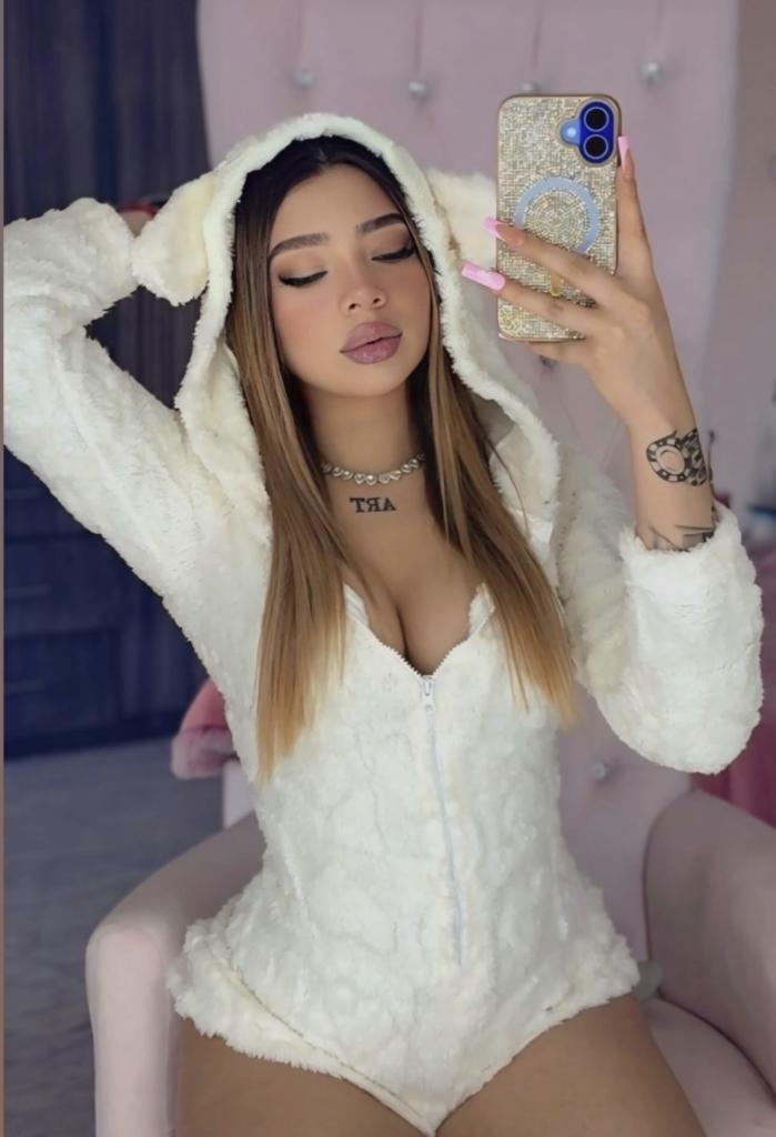 637803493: Chica busca chico en Huelva