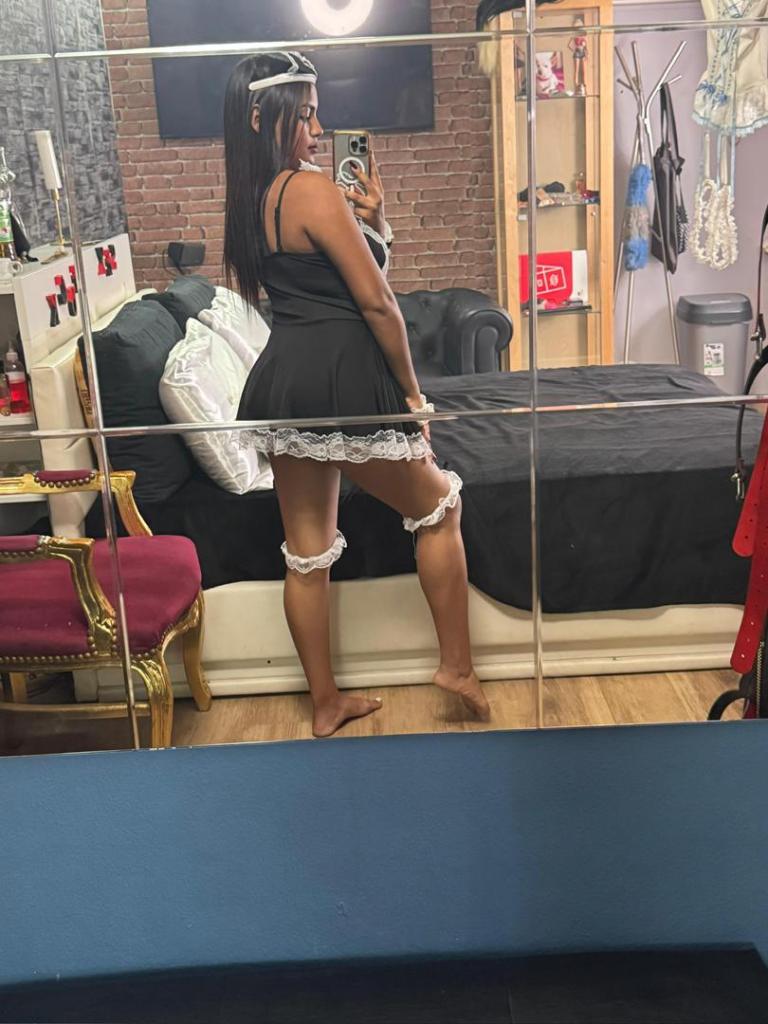 666365091: Chica busca chico en Pontevedra