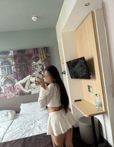 643764601: Chica busca chico en Gerona