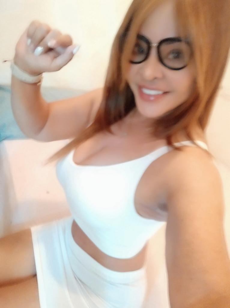 641817540: Chica busca chico en Málaga