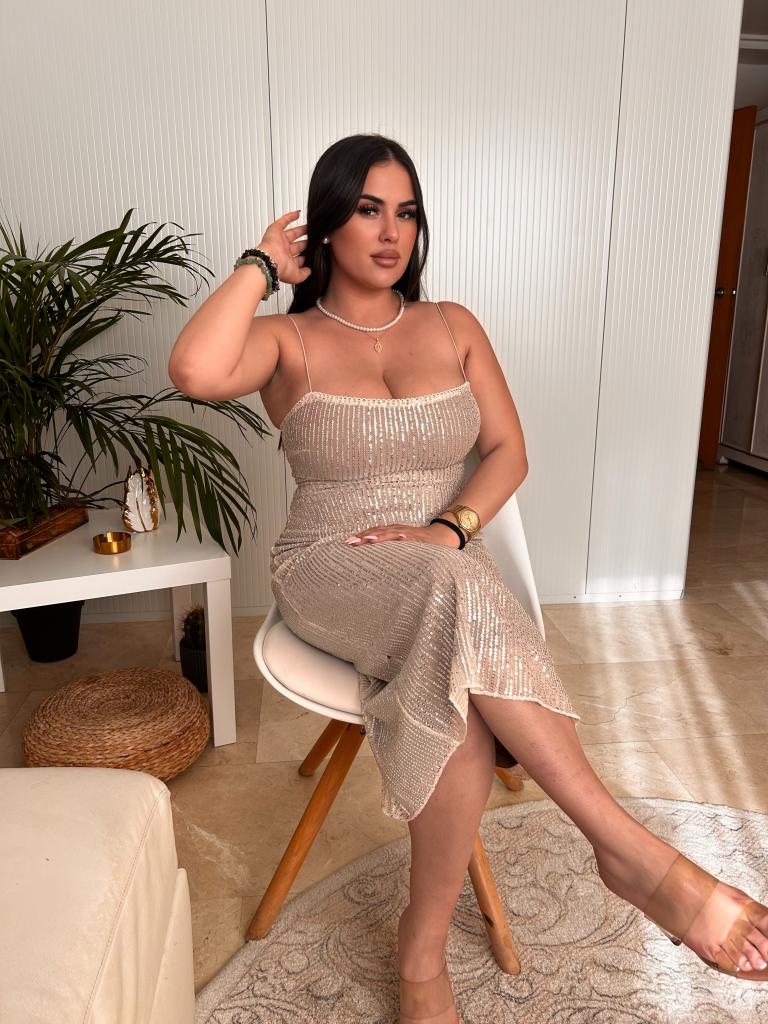 672126389: Chica busca chico en Málaga