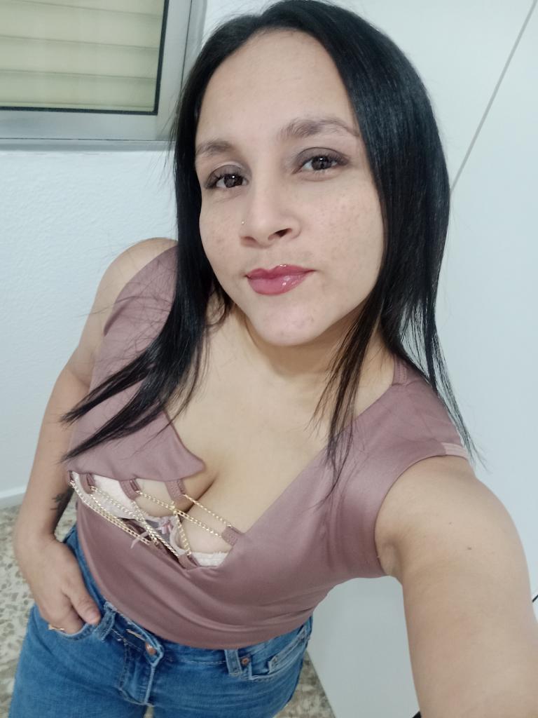667795050: Chica busca chico en Huelva