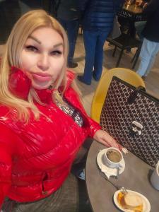 661311140: Chica busca chico en Madrid