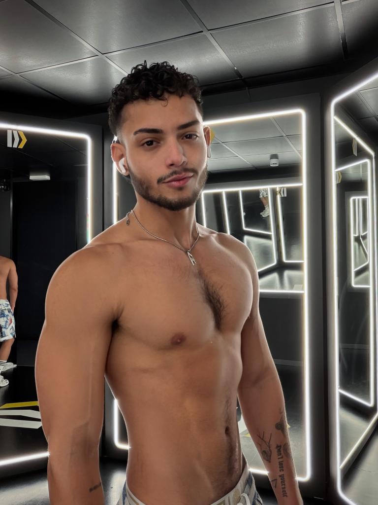 644700717: Chico busca chica en Madrid